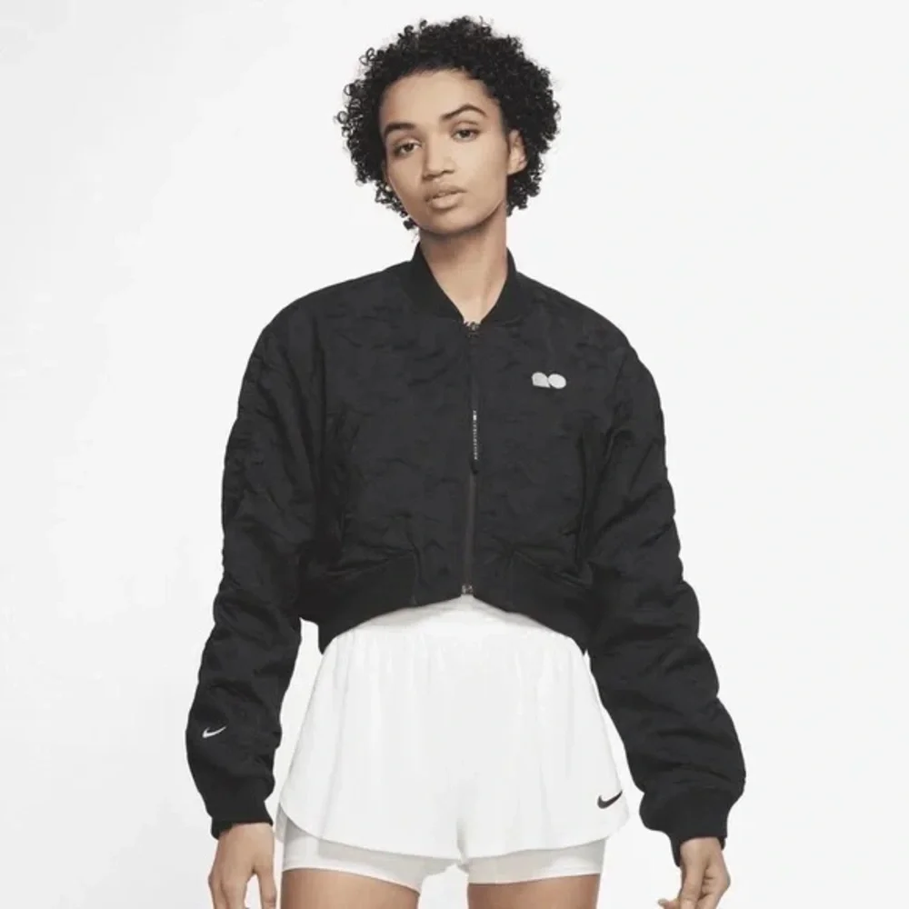 Nike Naomi Osaka Tennis Maneki-Nelly Cropped Bomber Jacket - Picture 4 of 14